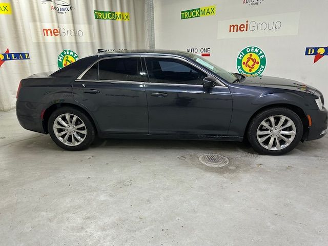 2017 Chrysler 300 Limited AWD