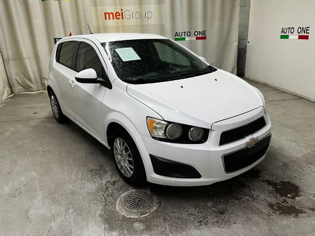 2016 Chevrolet Sonic LS Auto 5-Door