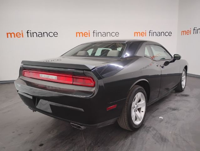 2011 Dodge Challenger 2D COUPE