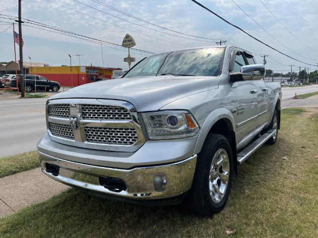 2014 RAM 1500 Laramie Quad Cab 4WD