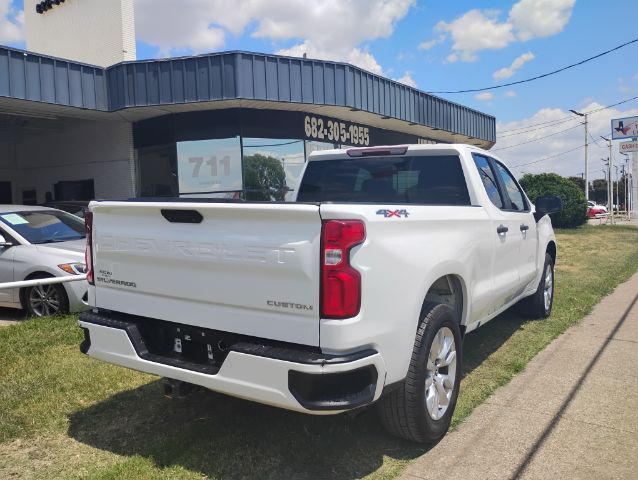2021 Chevrolet Silverado 1500 4WD Double Cab Standard Bed Custom