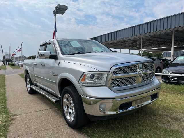 2014 RAM 1500 Laramie Quad Cab 4WD
