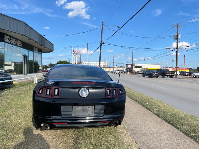 2014 Ford Mustang V6
