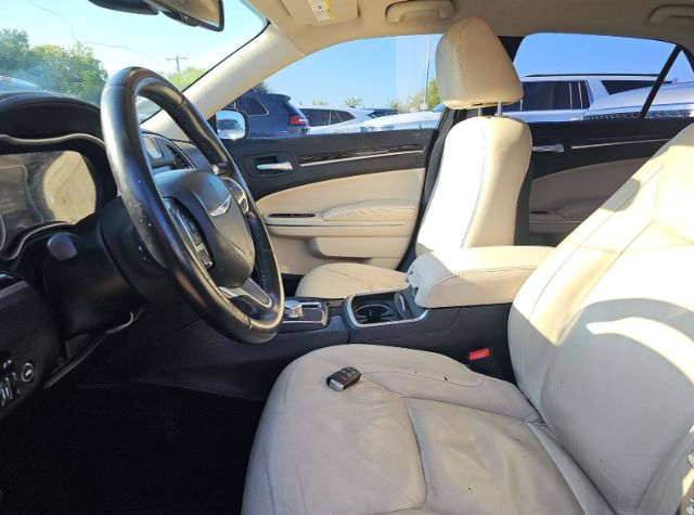 2016 Chrysler 300 Limited