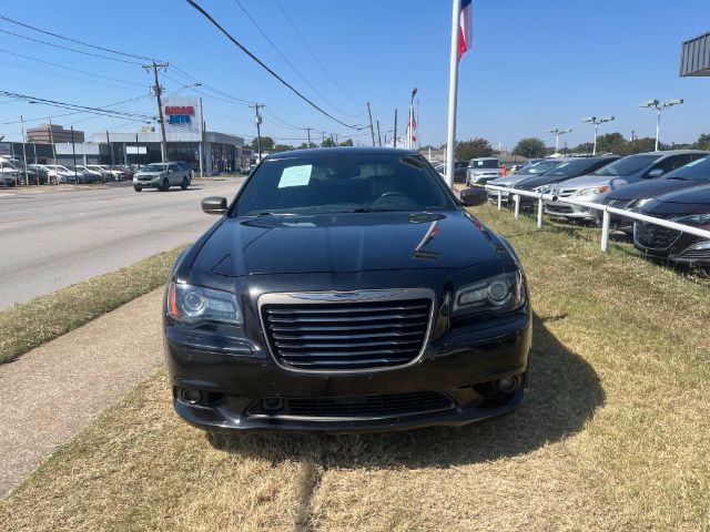 2013 Chrysler 300C John Varvatos Limited Edition