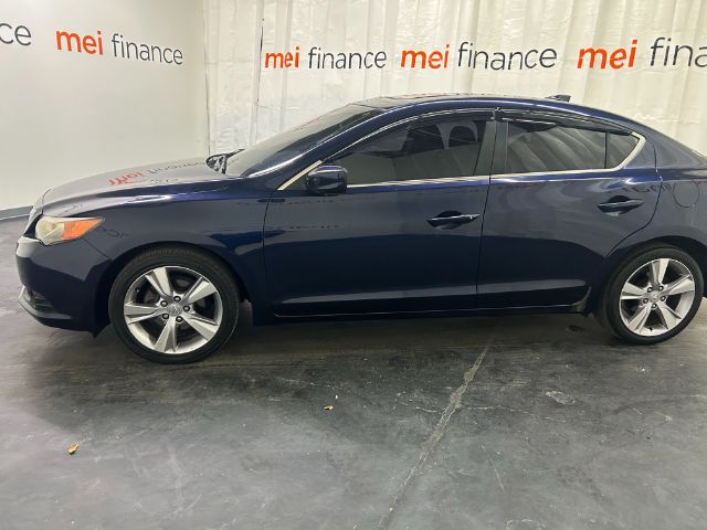 2013 Acura ILX 5-Spd AT w/ Premium Package