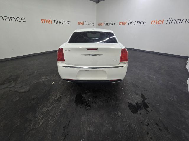 2017 Chrysler 300 Limited RWD