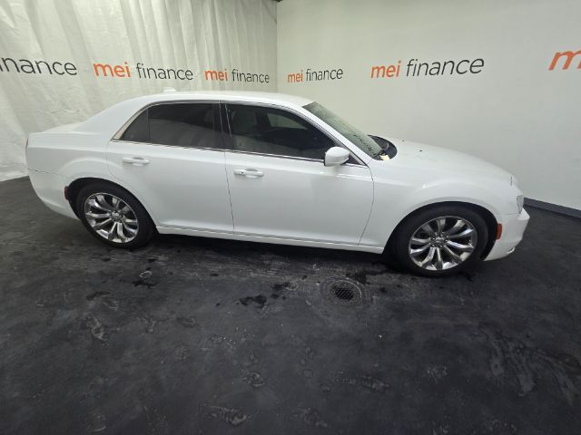 2017 Chrysler 300 Limited RWD