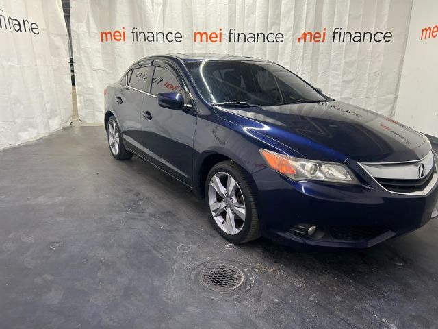 2013 Acura ILX 5-Spd AT w/ Premium Package