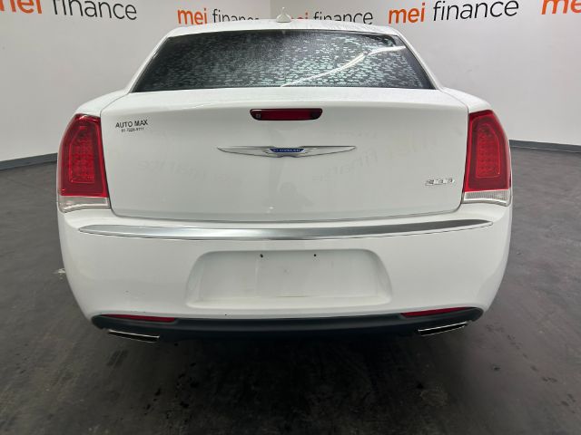 2019 Chrysler 300 Touring