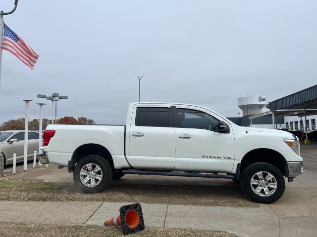 2019 Nissan Titan SV Crew Cab 4WD