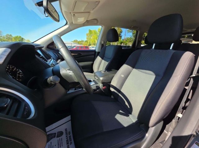 2019 Nissan Pathfinder SV