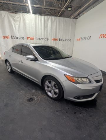 2013 Acura ILX 5-Spd AT w/ Technolo