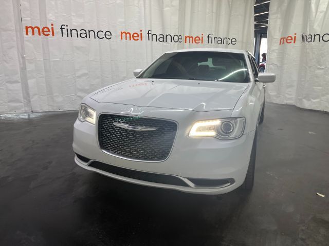 2018 Chrysler 300 Touring