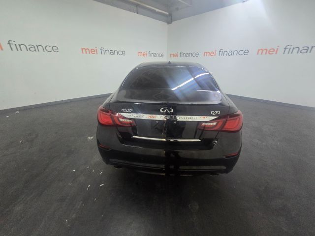 2017 INFINITI Q70 3.7