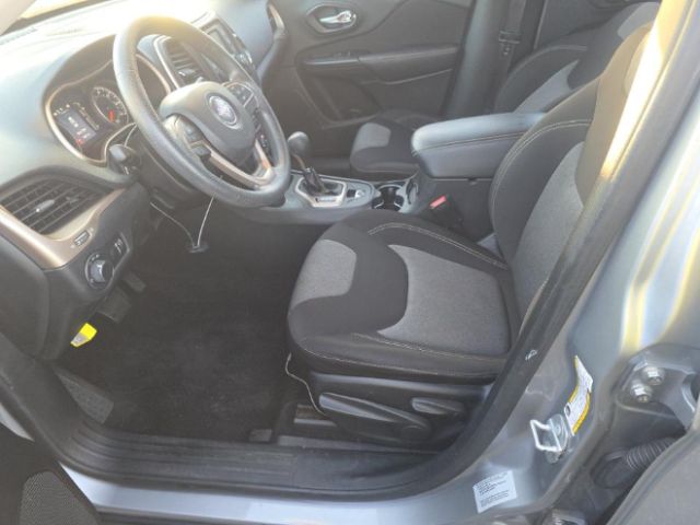 2015 Jeep Cherokee Sport